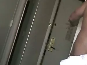 友人だまさのためにお金に彼女の最高のぽっ ...