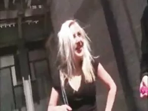 男は大きなBonnerと顔肛門を置きます ...