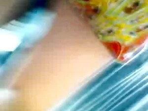 ガールフレンドは彼女を縛り、彼女の兄弟が ...