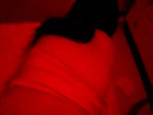 彼は女性を癌にさらし、ハードコックで彼女 ...