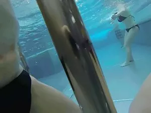 幸運な男はスキニー金髪を食べる 変態 女 ...