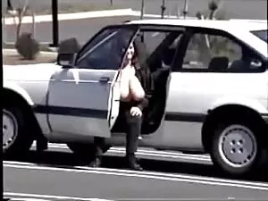 美しい若い女の子の猫にジューシーなディッ ...