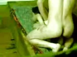すべての穴にディックを食べる女の子女の子 ...