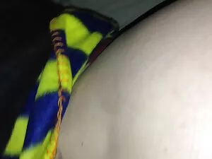 ほぼ見事なブルネットが単にすべての穴 バ ...